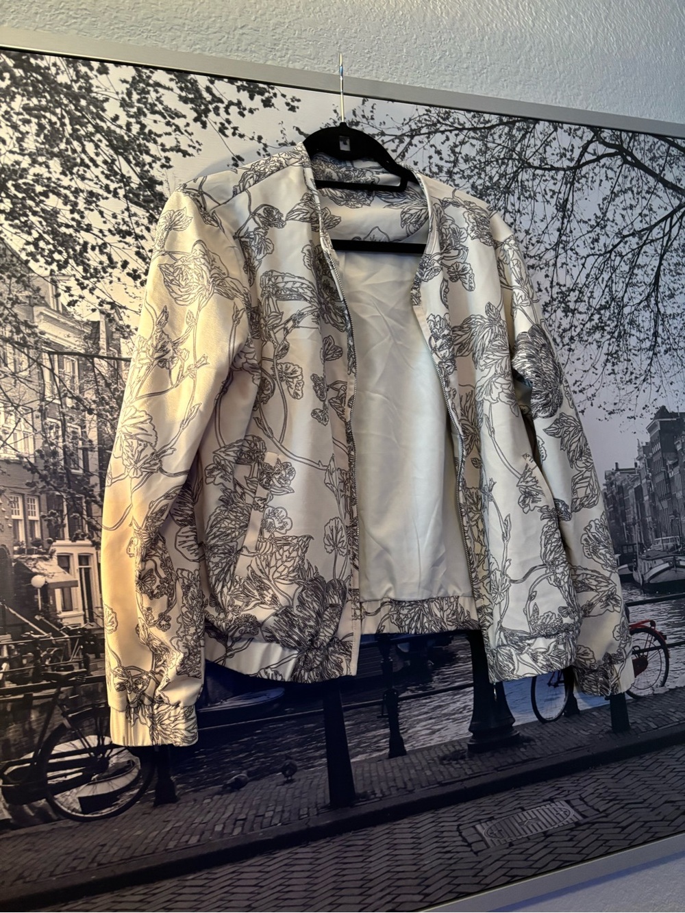Women's‎ White Floral Print Bomber Jacket